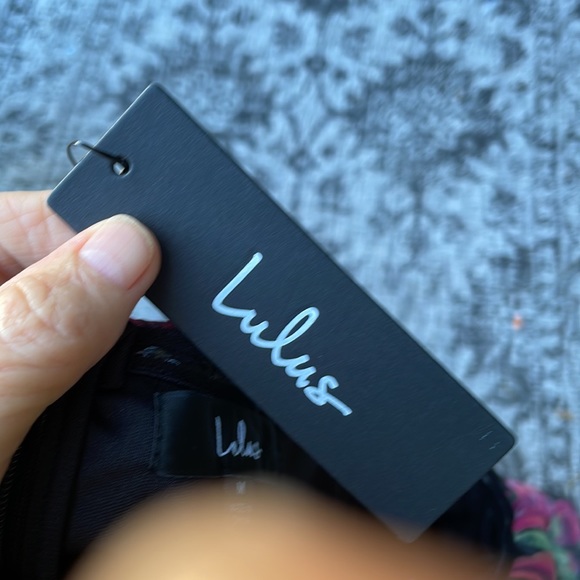 Lulu’s strapless dark floral trumpet gown - Picture 9 of 10